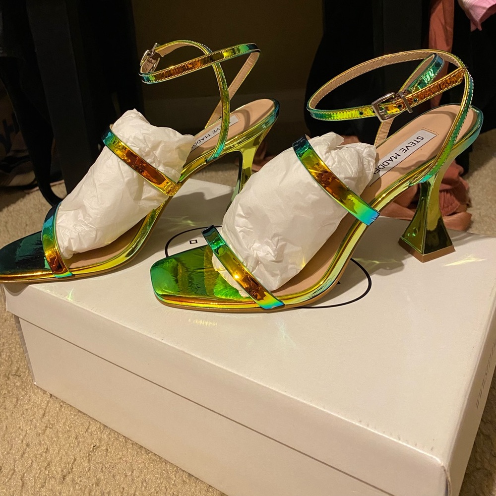 Brand new in box Steve Madden Scorpio’s Iridescent 4 inch heels